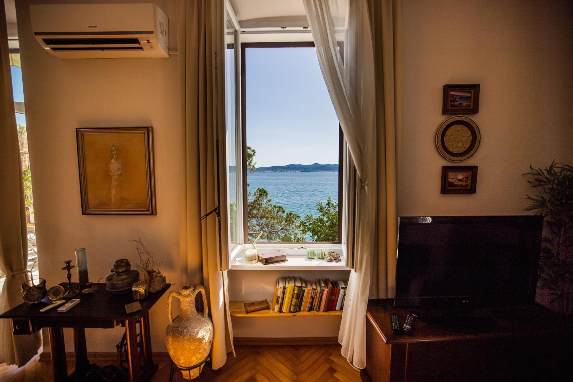 Zadar Center Beach Apartment - Directly On The Sea Exterior photo
