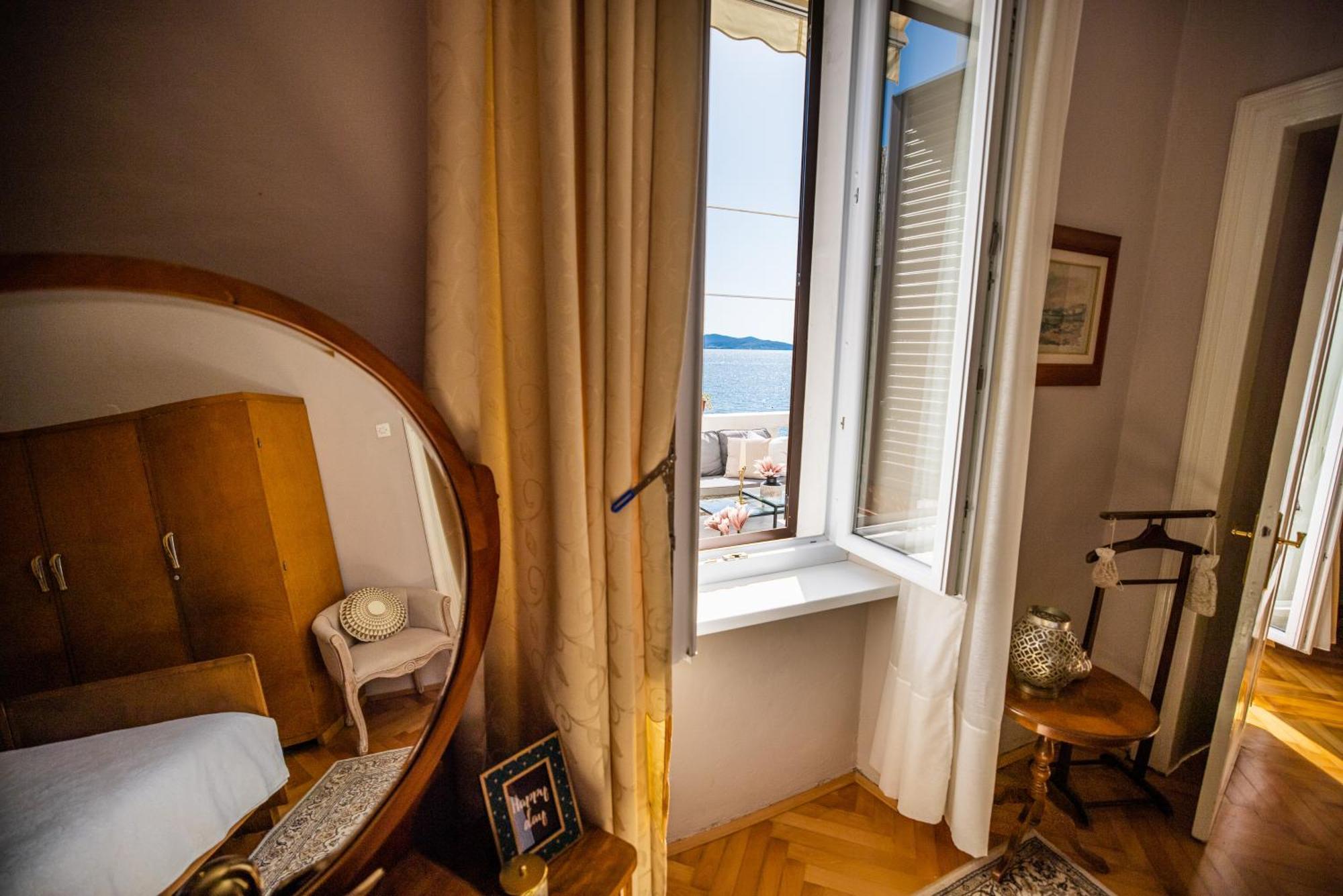 Zadar Center Beach Apartment - Directly On The Sea Exterior photo