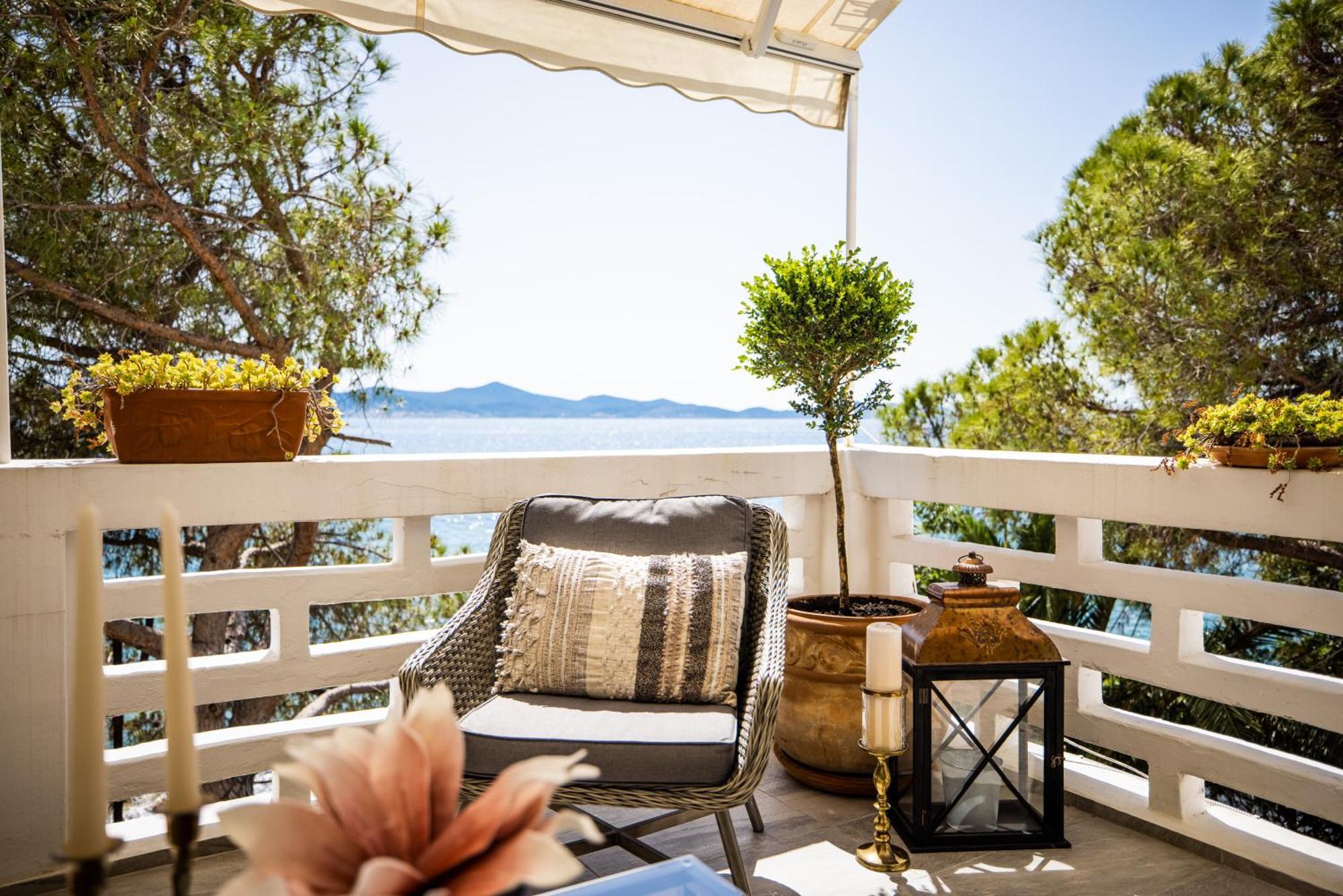 Zadar Center Beach Apartment - Directly On The Sea Exterior photo